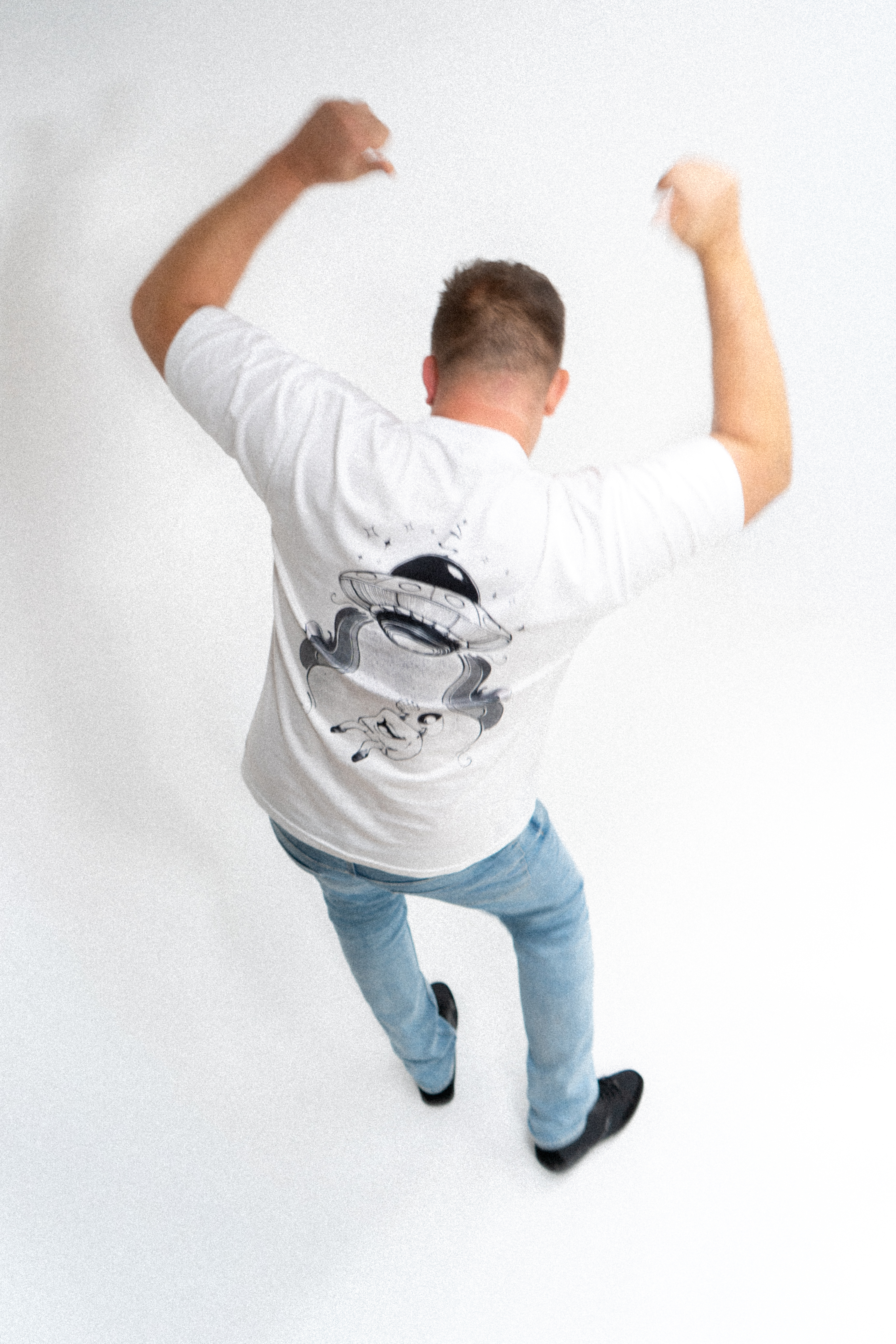 MYSHOW UFO Adventure II - Premium Classic T-Shirt
